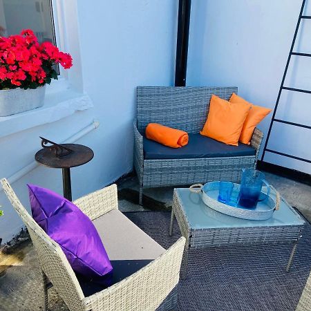 Funky Cozy Cottage With Outside Space イーストボーン エクステリア 写真